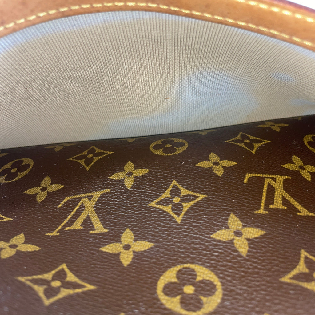 Louis Vuitton Reporter Monogram Canvas