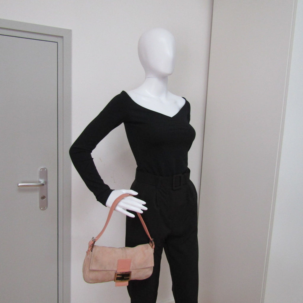 FENDI Baguette Shoulder Bag in Pink Suede
