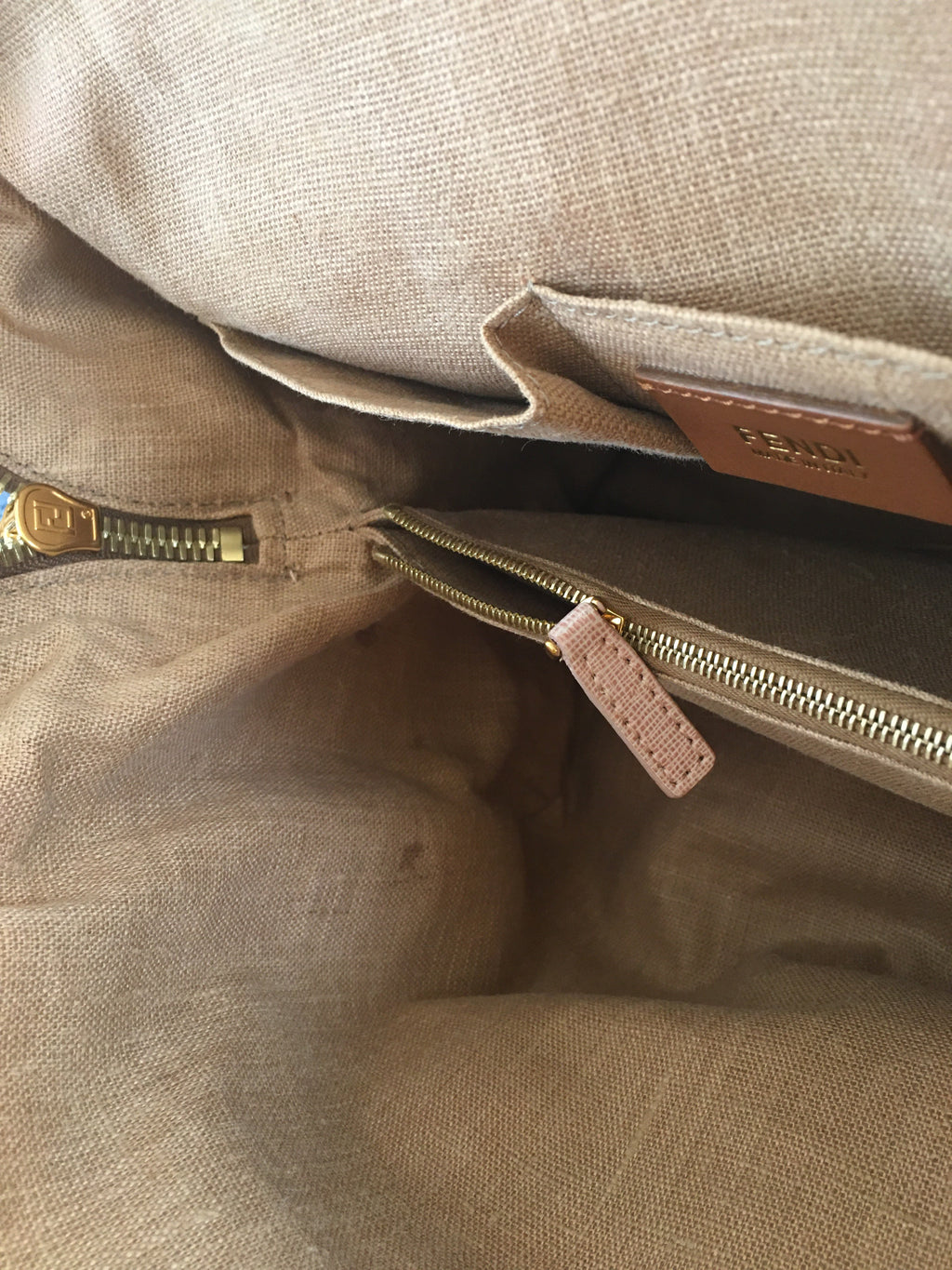 FENDI Chameleon Handbag in Pink Leather