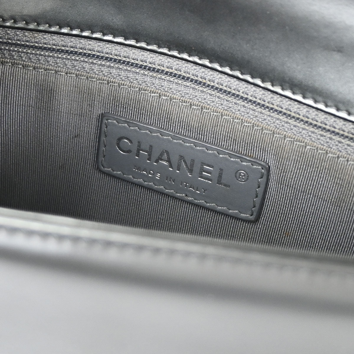 Boy Chanel 2012 Gray Patent Leather Medium Shoulder Bag