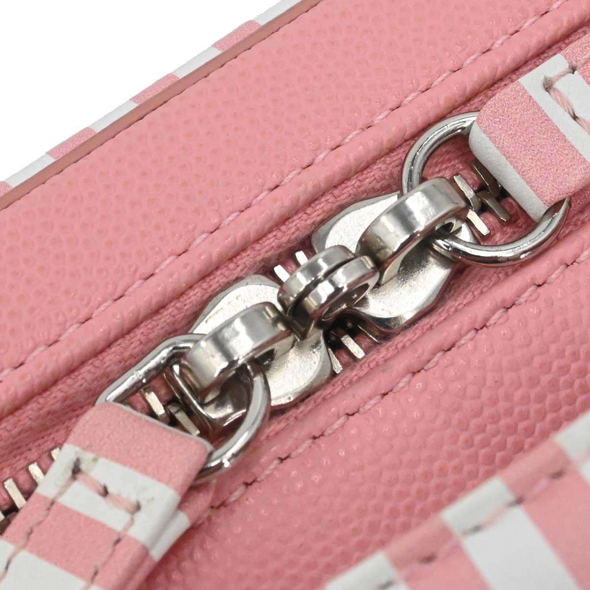 Chanel 2019 Pink Caviar Skin CC Filigree 2way Shoulder Vanity Handbag
