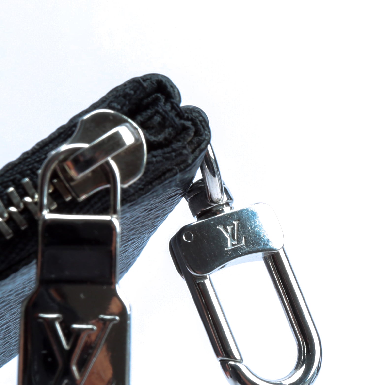 LOUIS VUITTON Damier Graphite Coin Pouch Clip On