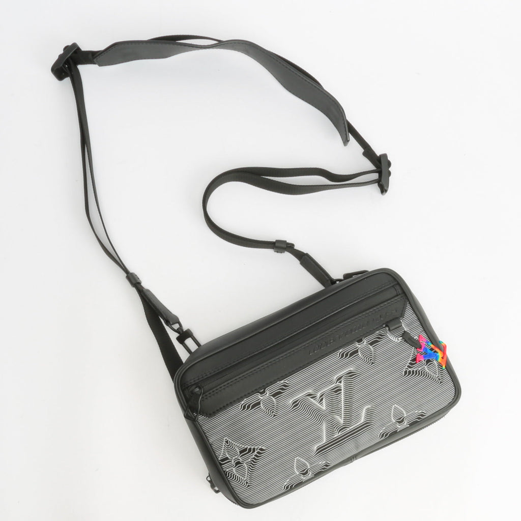 LOUIS VUITTON Limited Edition Expandable 2054 Messenger Bag