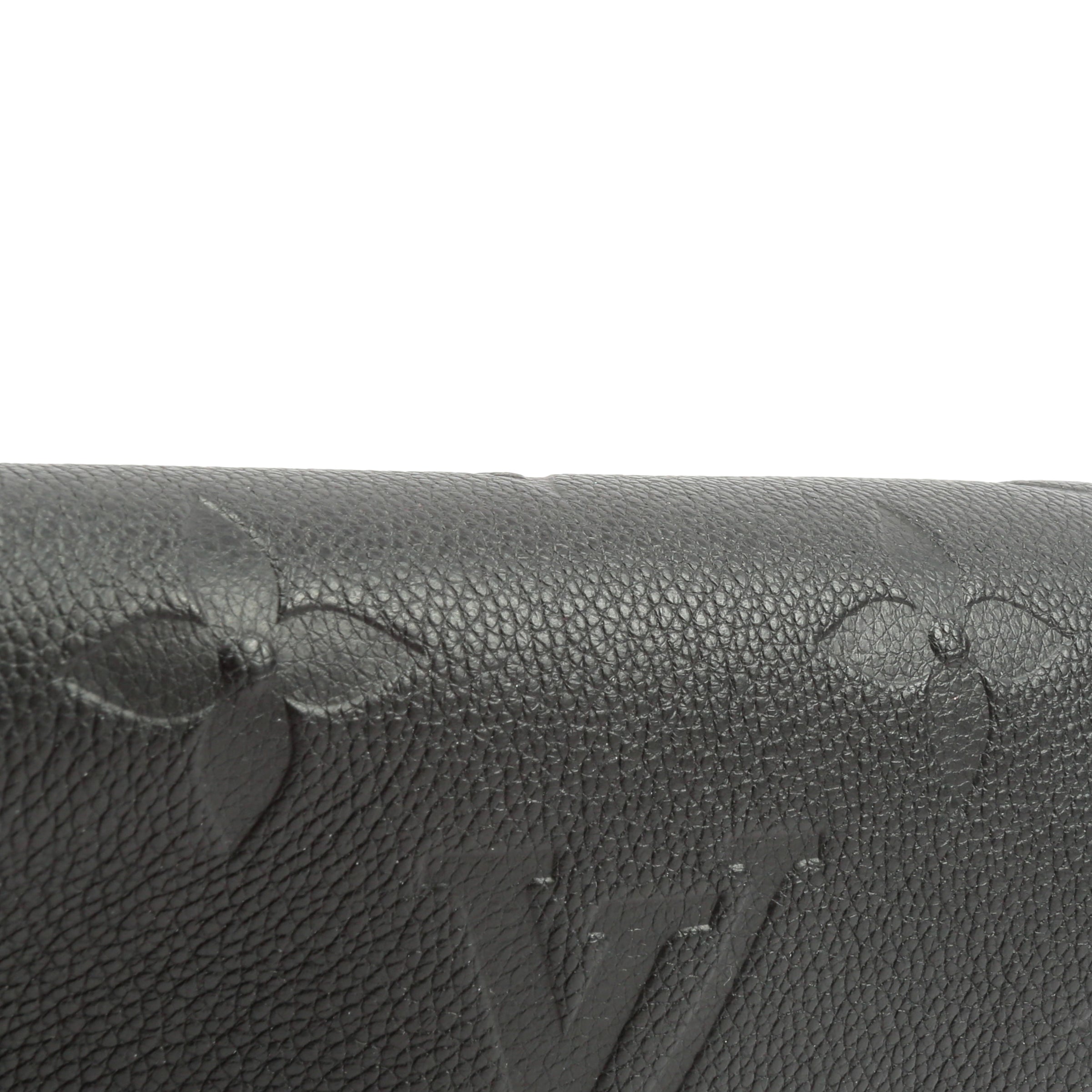 LOUIS VUITTON Favorite MM Empreinte Giant Monogram - Black