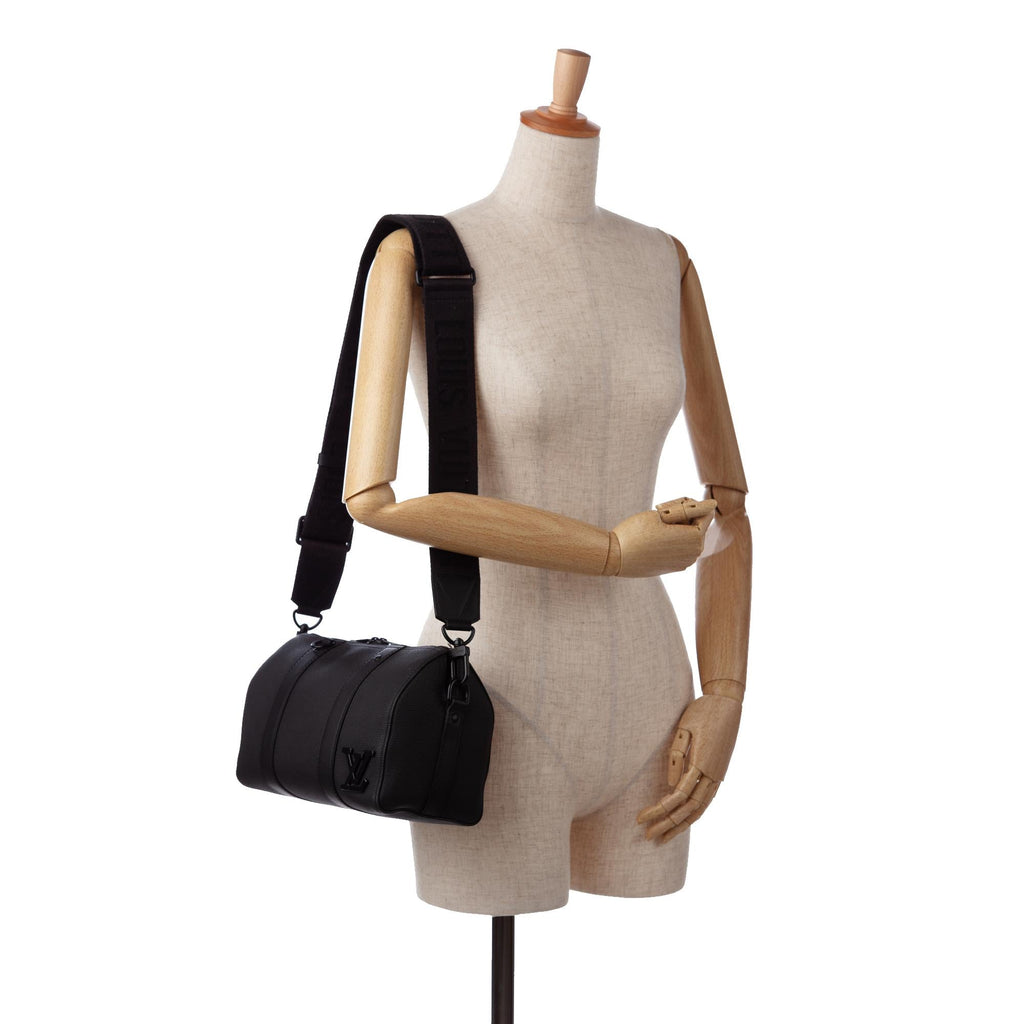 Louis Vuitton Aerogram City Keepall (SHG-6R4Bsn)