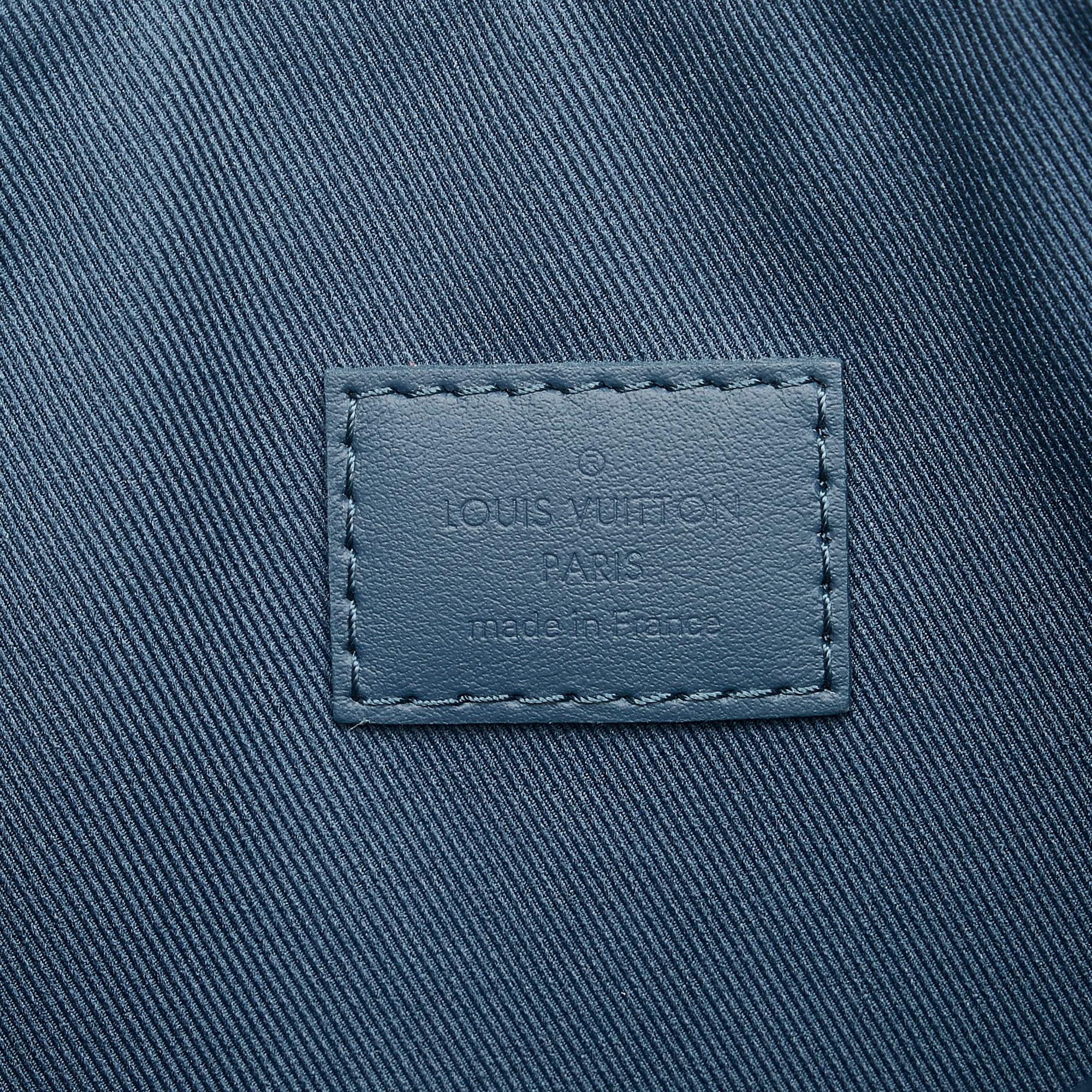 Louis Vuitton Aerogram Takeoff Pouch (SHG-LRD3bY)