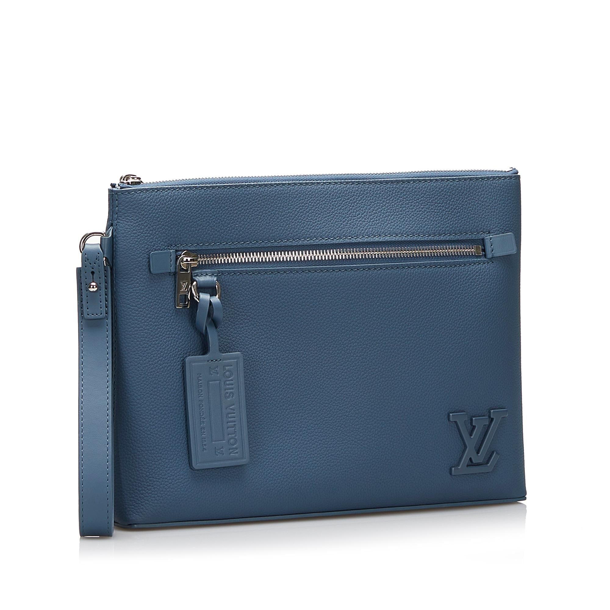Louis Vuitton Aerogram Takeoff Pouch (SHG-LRD3bY)