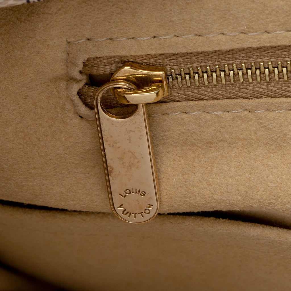 Louis Vuitton Damier Azur Artsy MM Shoulder Bag (SHF-gtkVng)