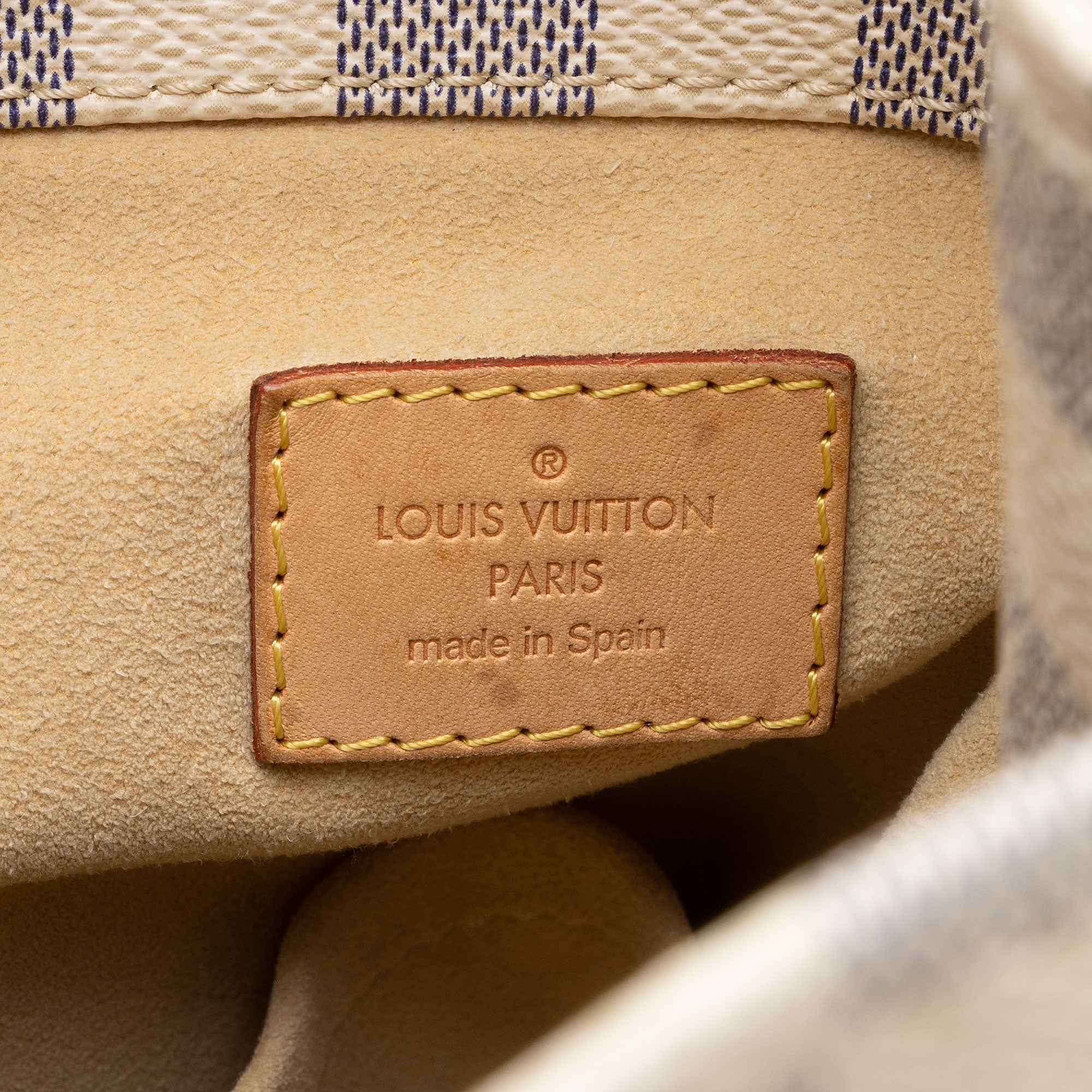 Louis Vuitton Damier Azur Artsy MM Shoulder Bag (SHF-2DoCfw)