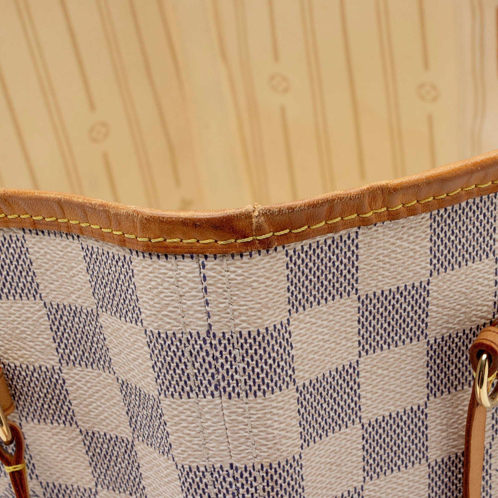 Louis Vuitton Damier Azur Neverfull MM Tote (SHF-VT8izz)