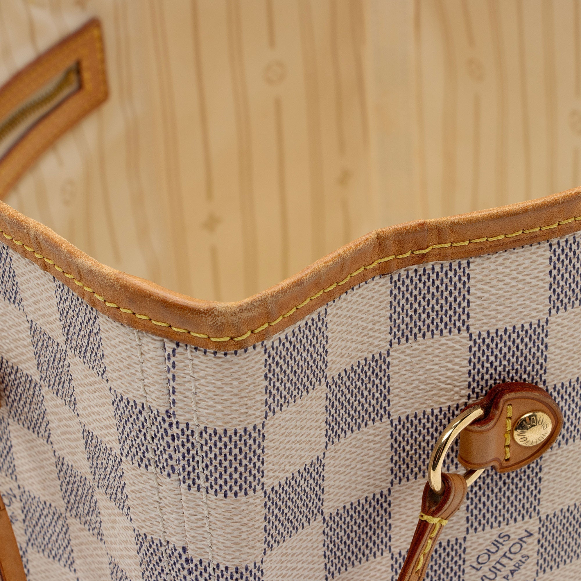 Louis Vuitton Damier Azur Neverfull MM Tote (SHF-VT8izz)