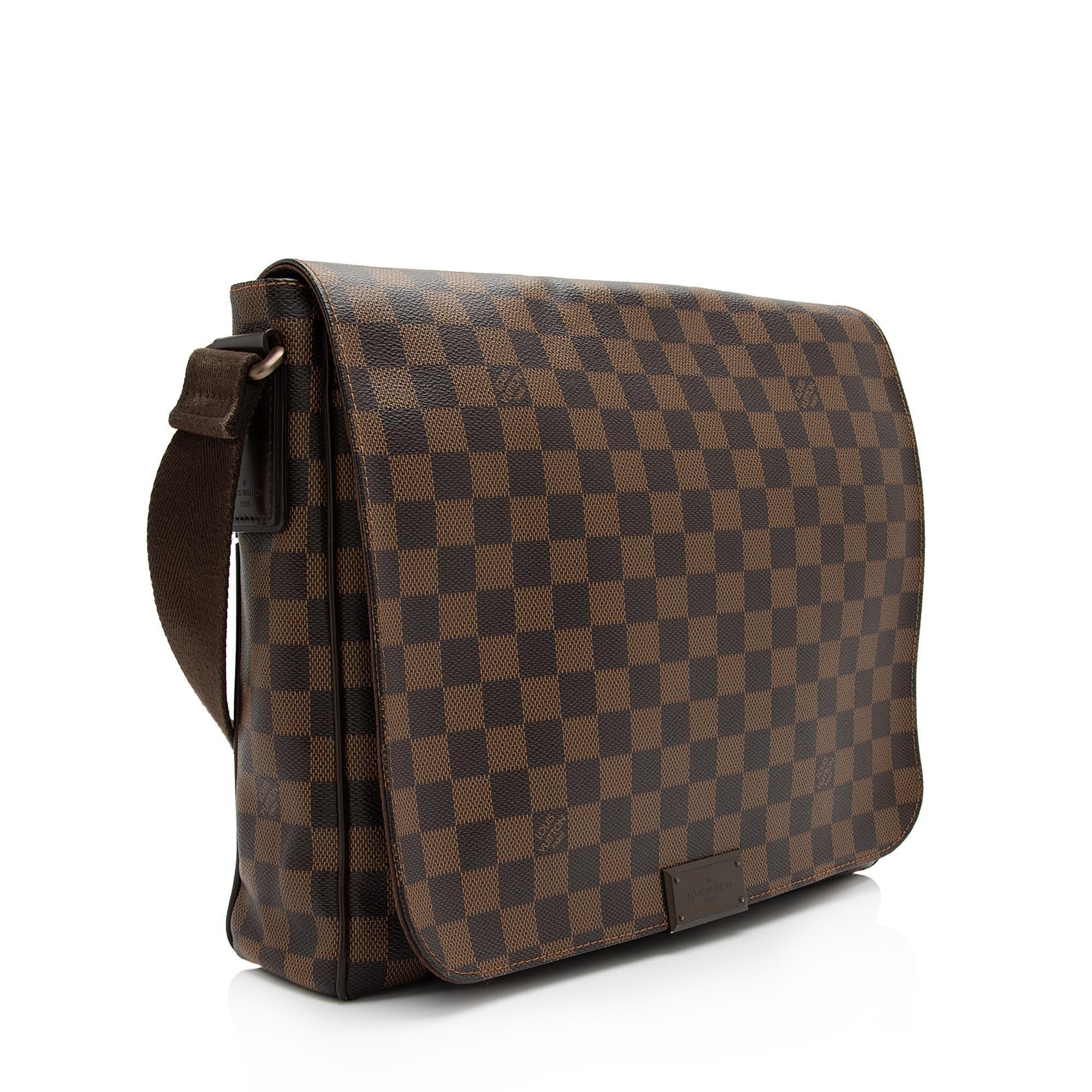 Louis Vuitton Damier Ebene District MM Messenger Bag (SHF-i4IBEL)