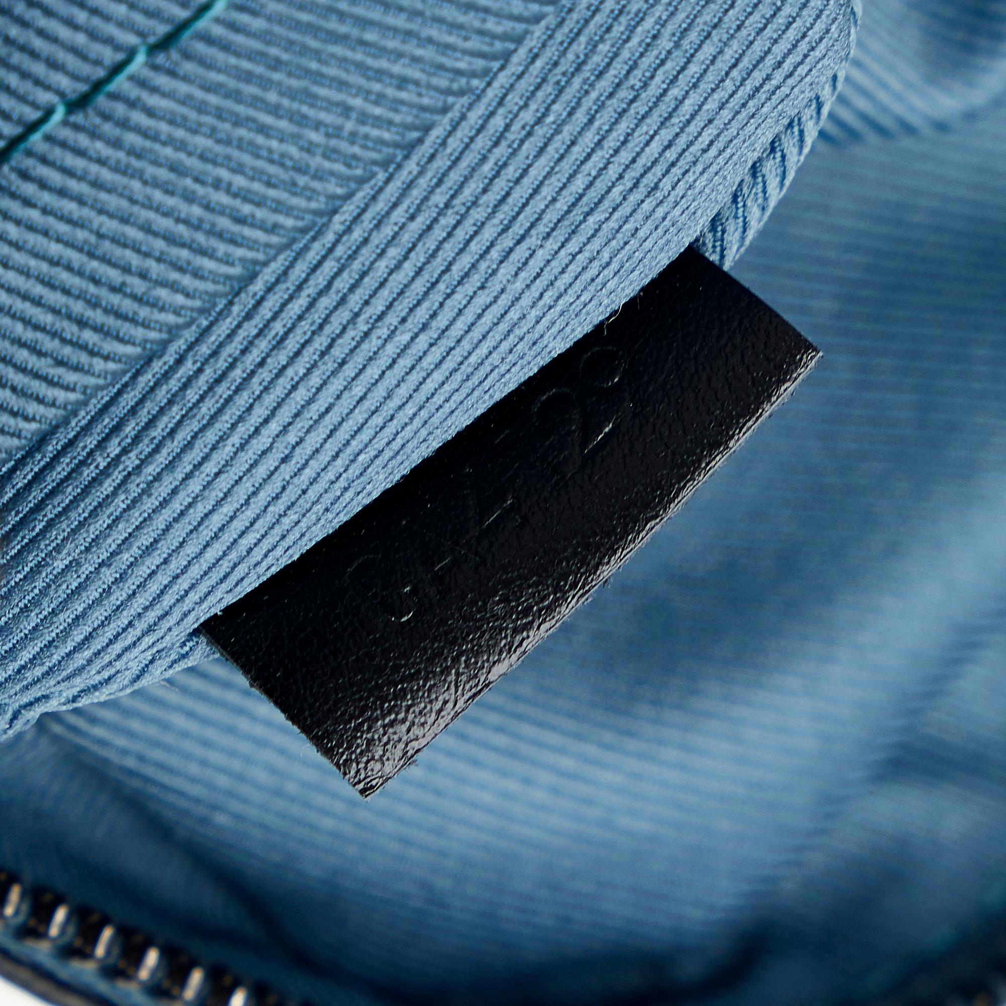 Louis Vuitton Damier Graphite Alpha Messenger Bag (SHG-tNgnbk)