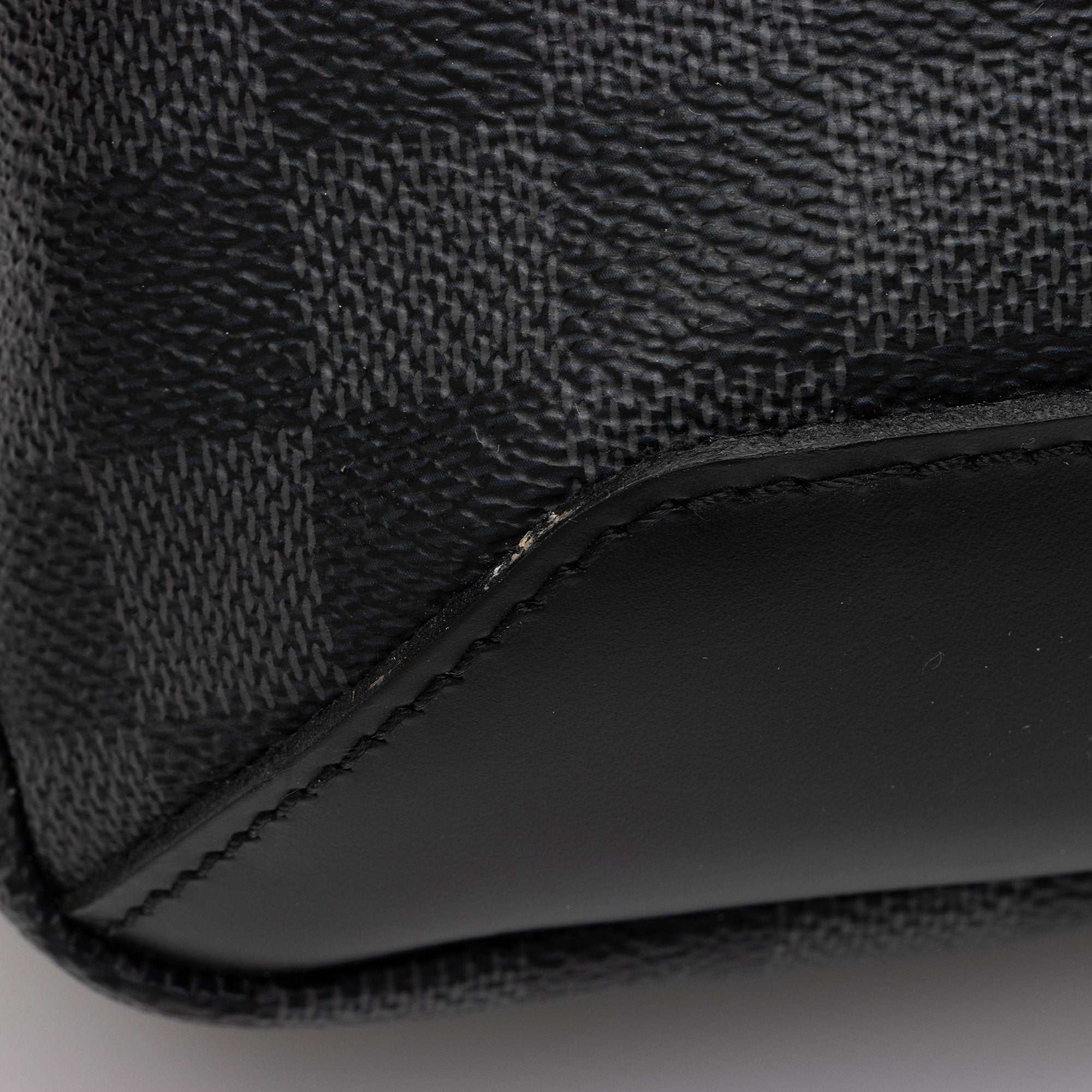 Louis Vuitton Damier Graphite Avenue Sling Bag (SHF-7drw4x)