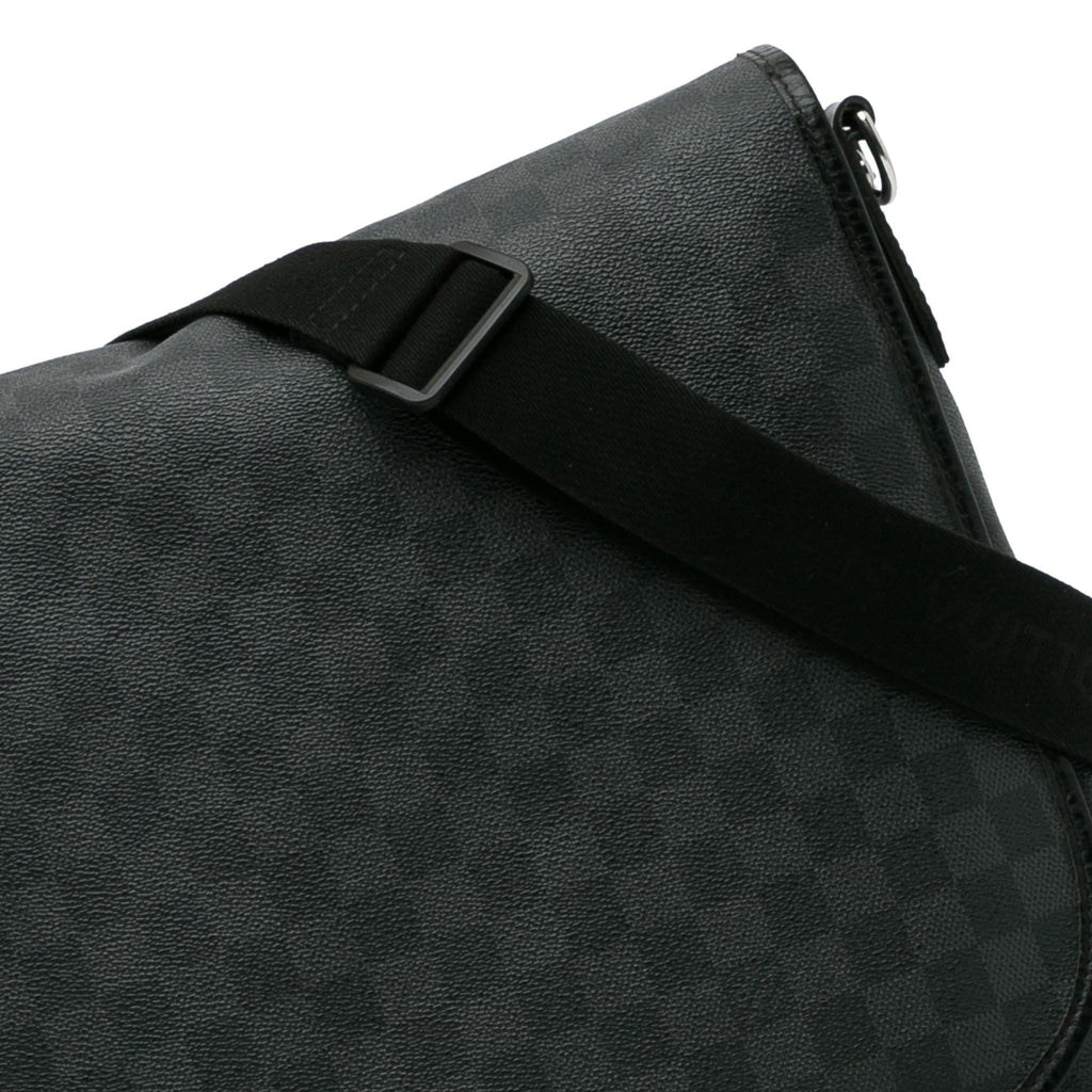 Louis Vuitton Damier Graphite Daniel GM (SHG-dCWJ3D)