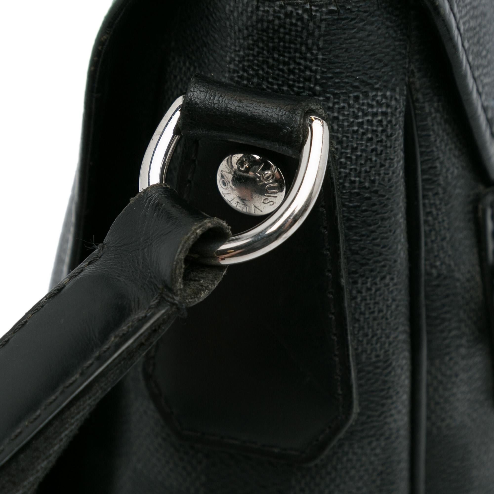 Louis Vuitton Damier Graphite Daniel GM (SHG-dCWJ3D)