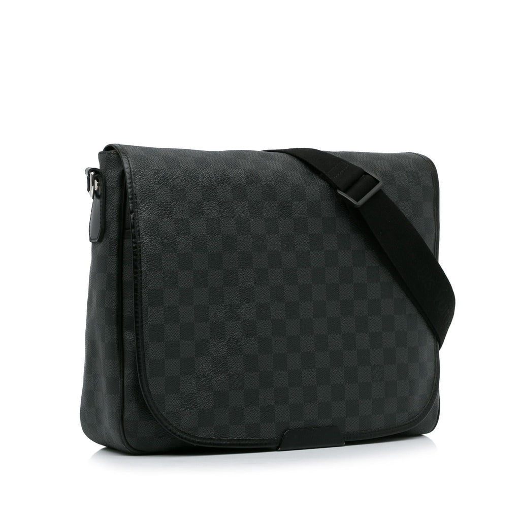 Louis Vuitton Damier Graphite Daniel GM (SHG-dCWJ3D)