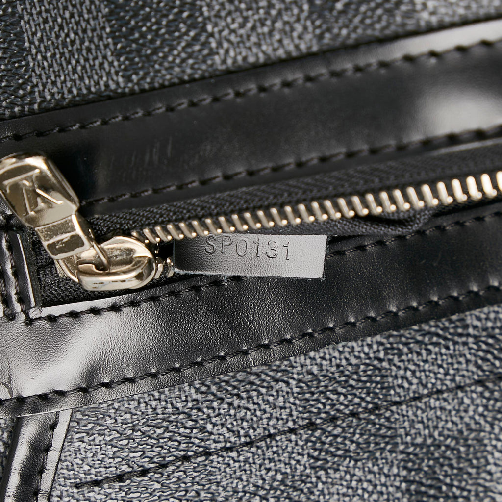Louis Vuitton Damier Graphite Daniel MM (SHG-31379)