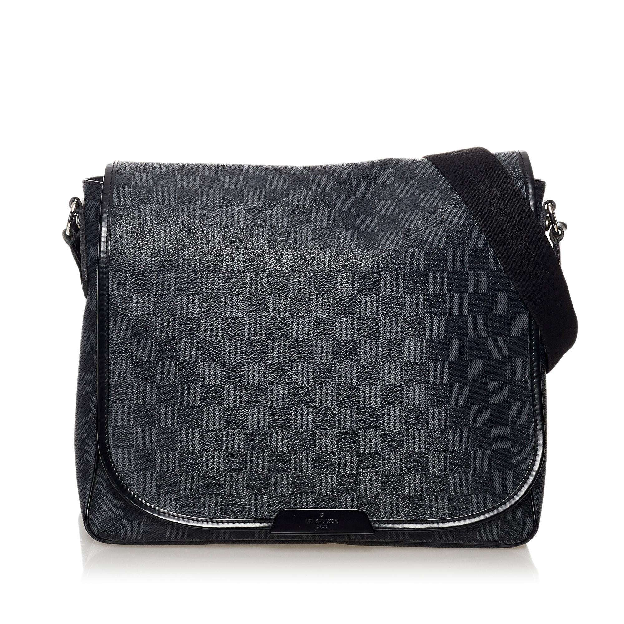 Louis Vuitton Damier Graphite Daniel MM (SHG-31379)