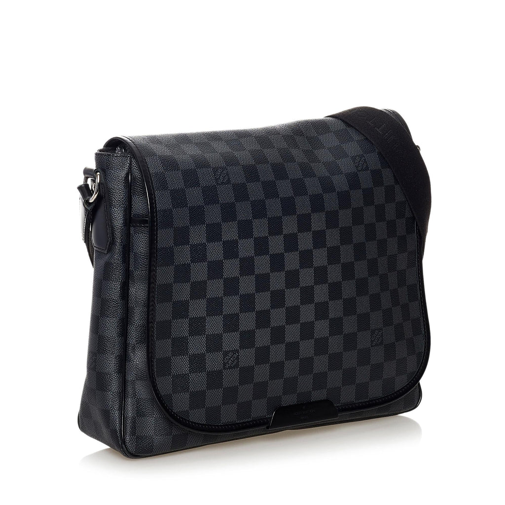Louis Vuitton Damier Graphite Daniel MM (SHG-31379)