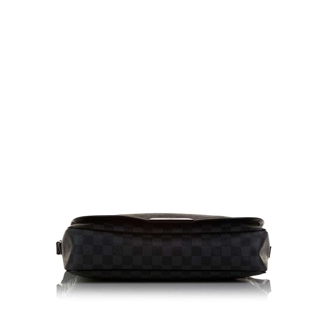 Louis Vuitton Damier Graphite Daniel MM (SHG-nyX3iR)