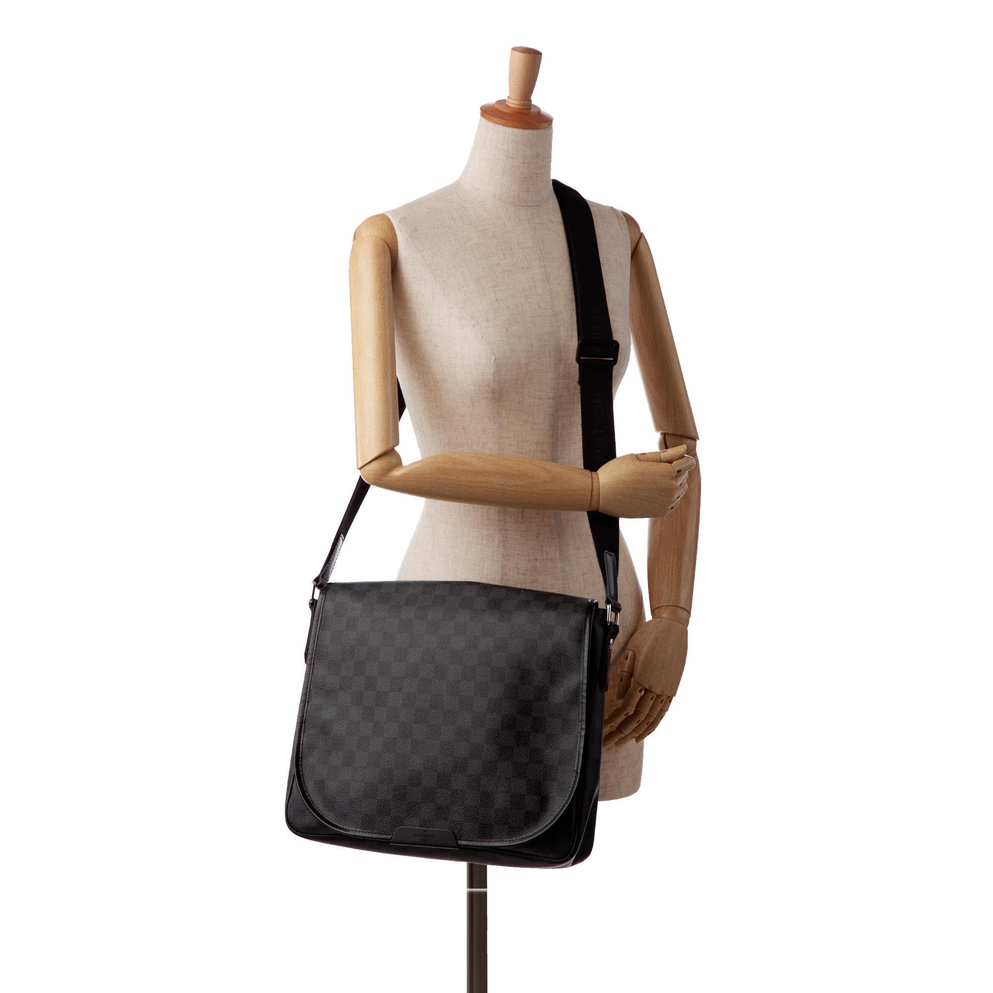 Louis Vuitton Damier Graphite Daniel MM (SHG-nyX3iR)