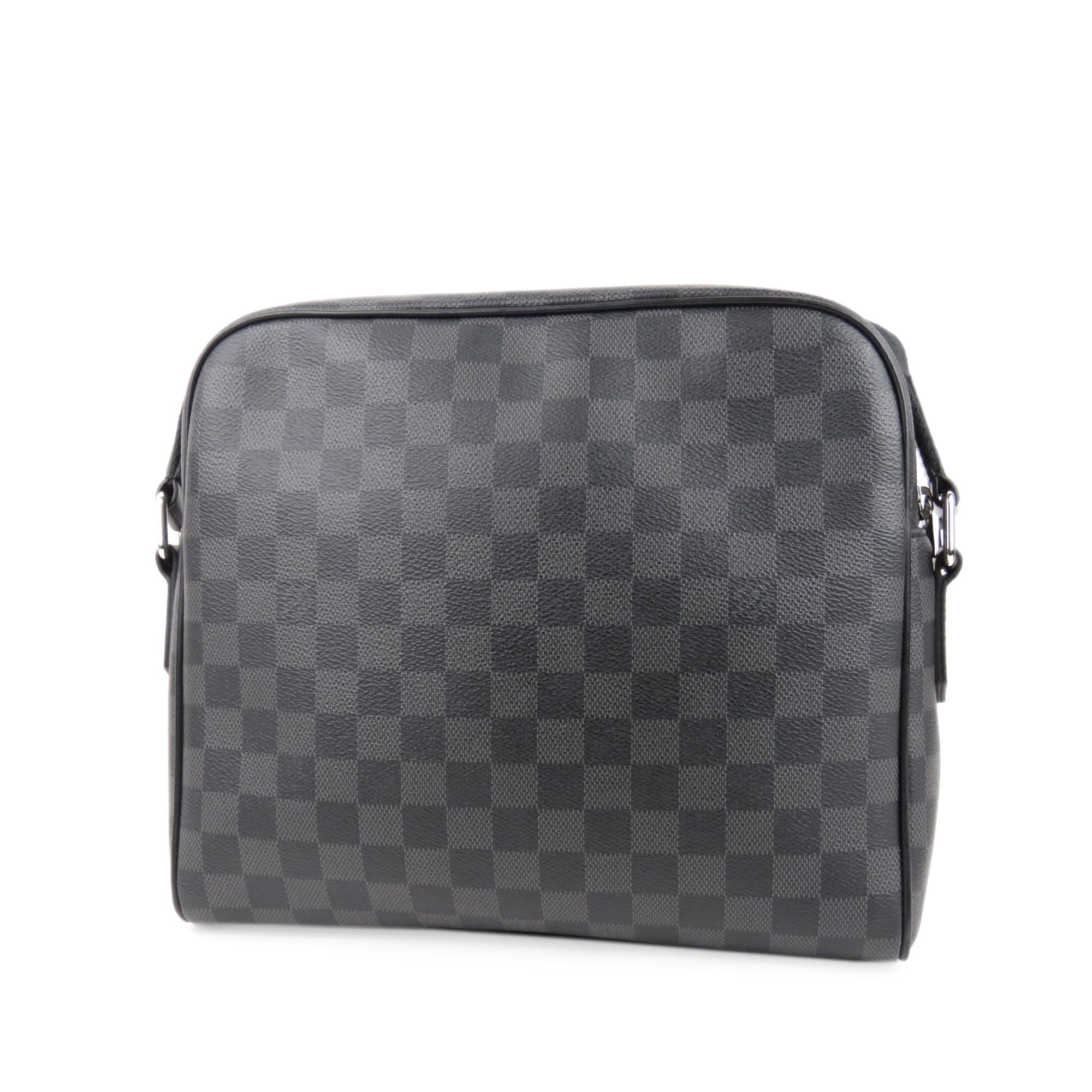 Louis Vuitton Damier Graphite Dayton Reporter MM (SHG-25025)
