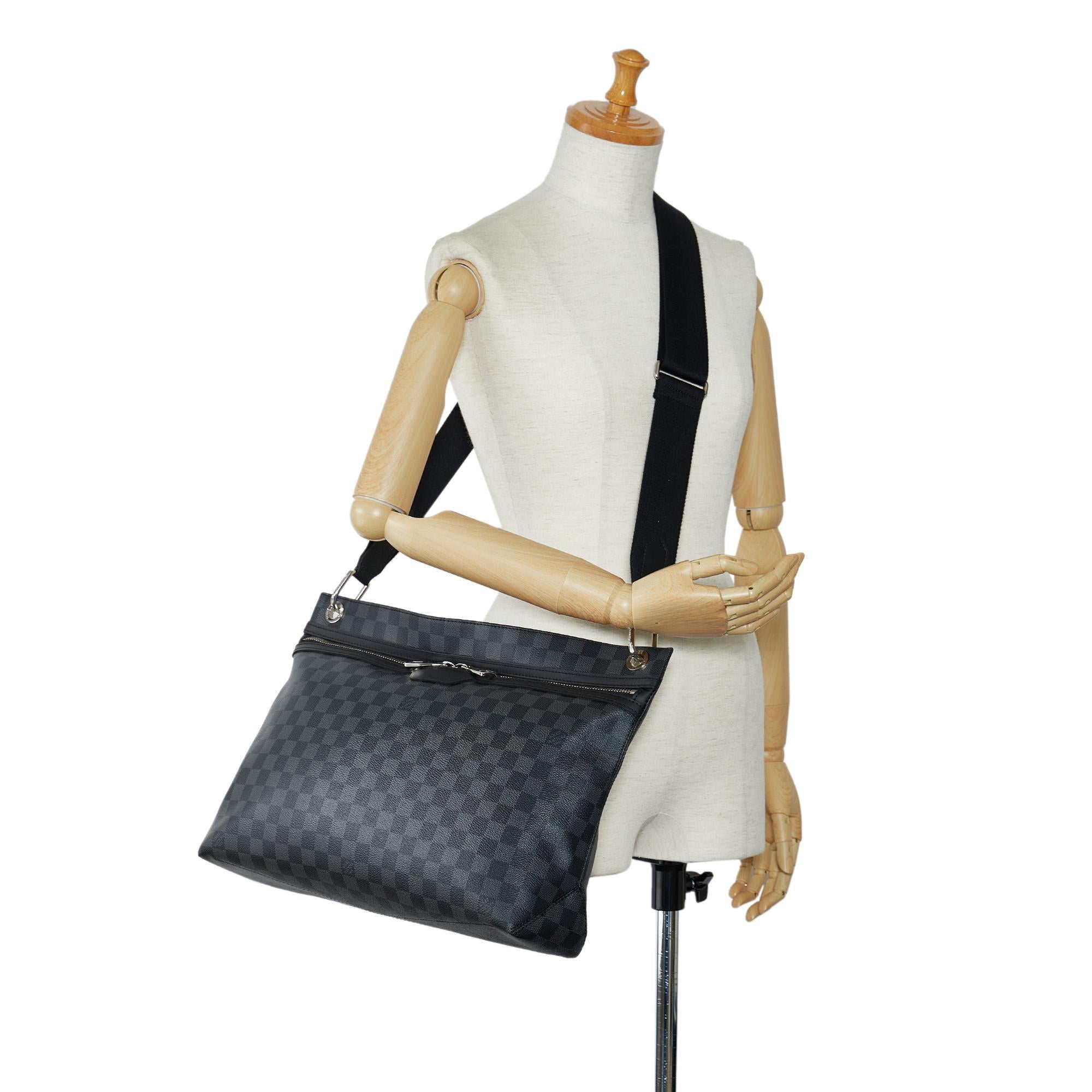 Louis Vuitton Damier Graphite Hunter (SHG-rGawjy)