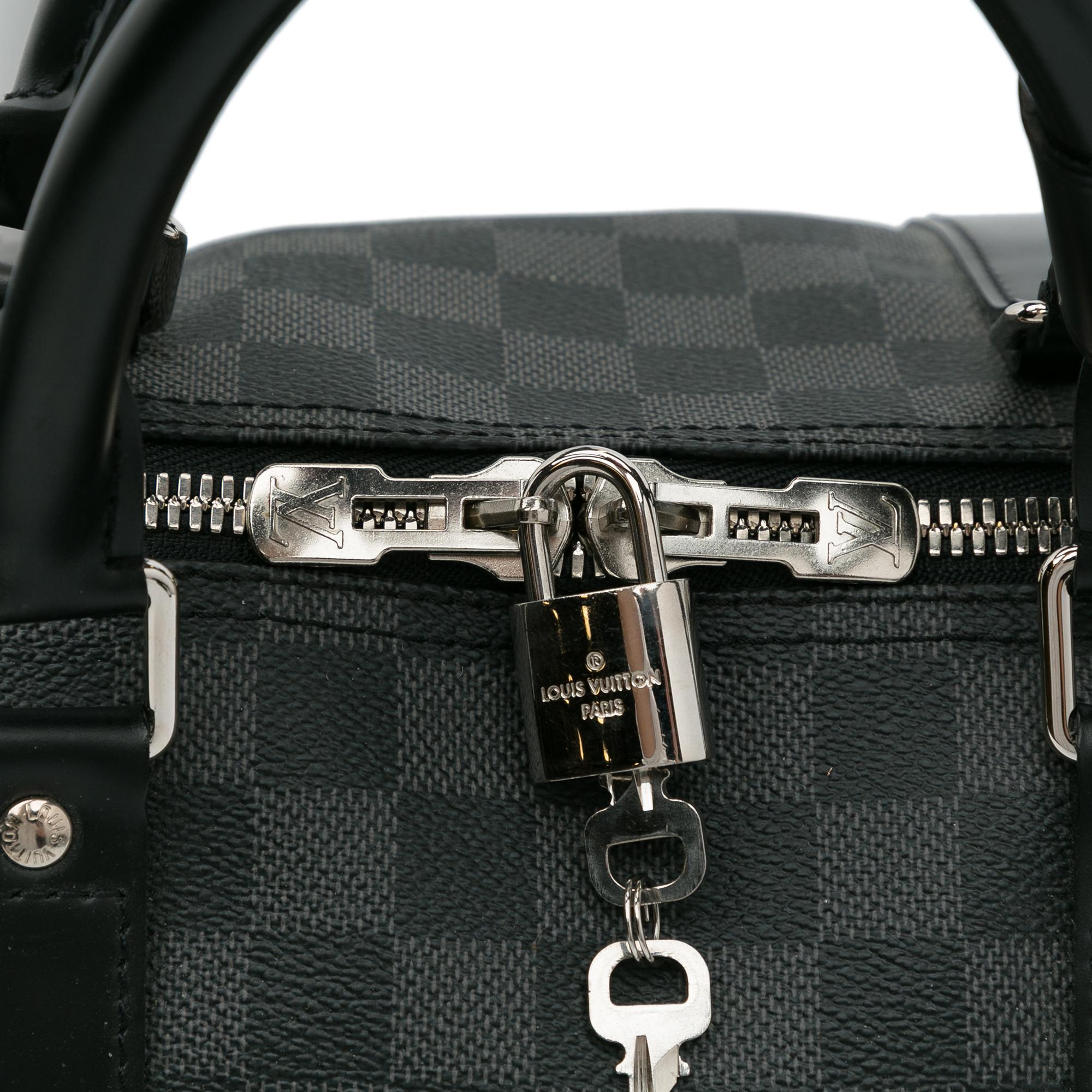 Louis Vuitton Damier Graphite Keepall Bandouliere 55 (SHG-xrkvxr)