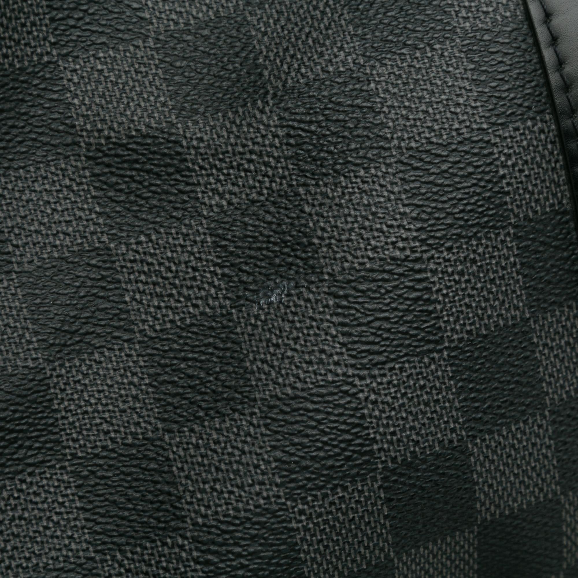 Louis Vuitton Damier Graphite Keepall Bandouliere 55 (SHG-xrkvxr)