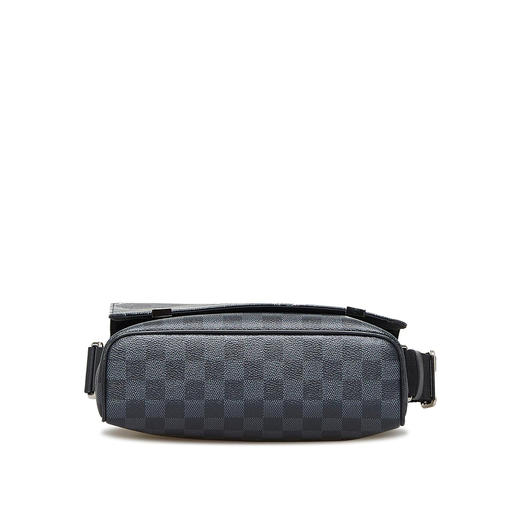 Louis Vuitton Damier Graphite Maps District Messenger PM (SHG-hww2u4)