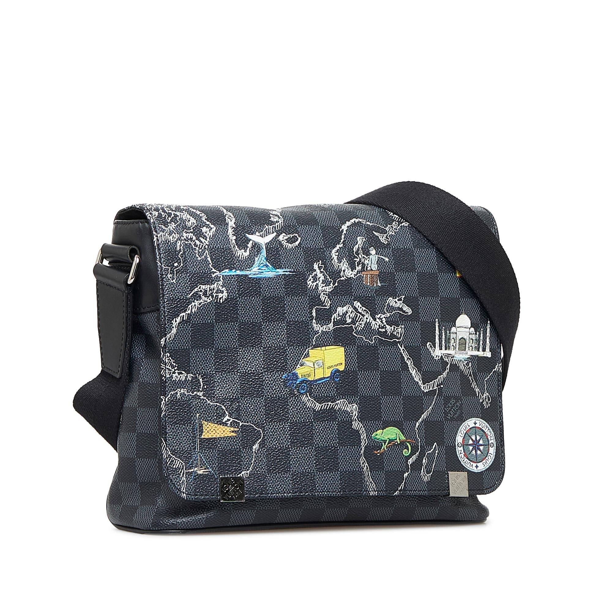 Louis Vuitton Damier Graphite Maps District Messenger PM (SHG-hww2u4)