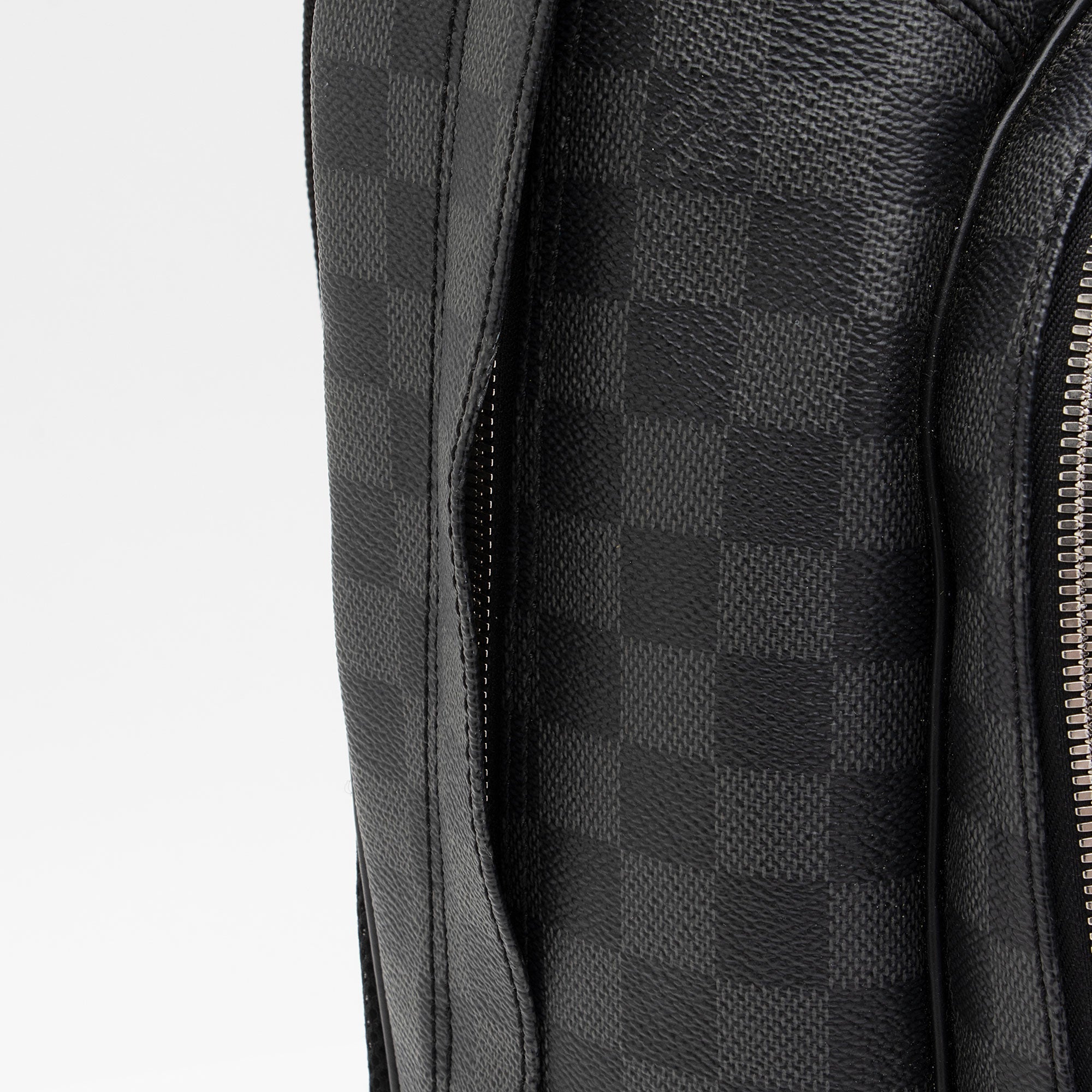 Louis Vuitton Damier Graphite Michael Backpack (SHF-Jocvoq)