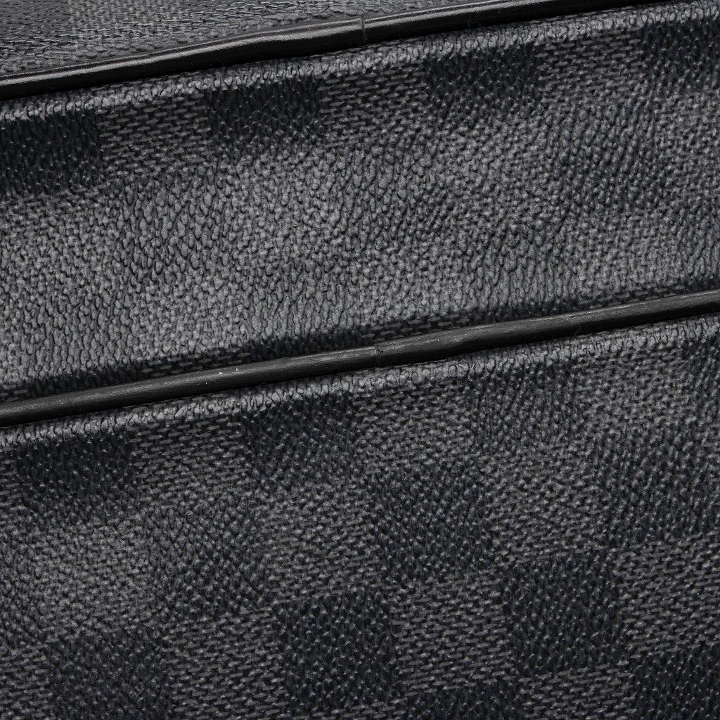 Louis Vuitton Damier Graphite Sac Leoh Messenger Bag (SHF-yLc74m)