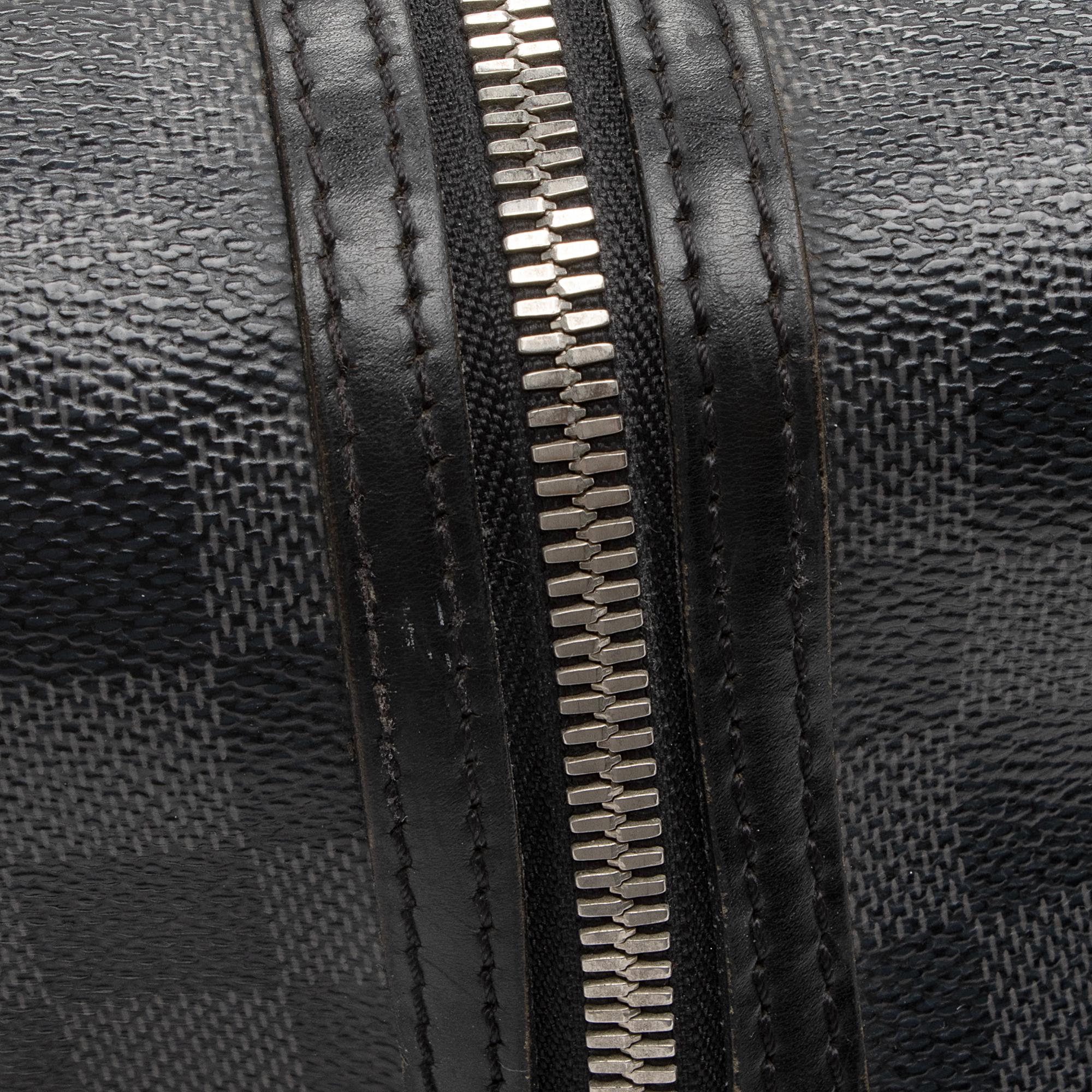 Louis Vuitton Damier Graphite Sac Leoh Messenger Bag (SHF-yLc74m)