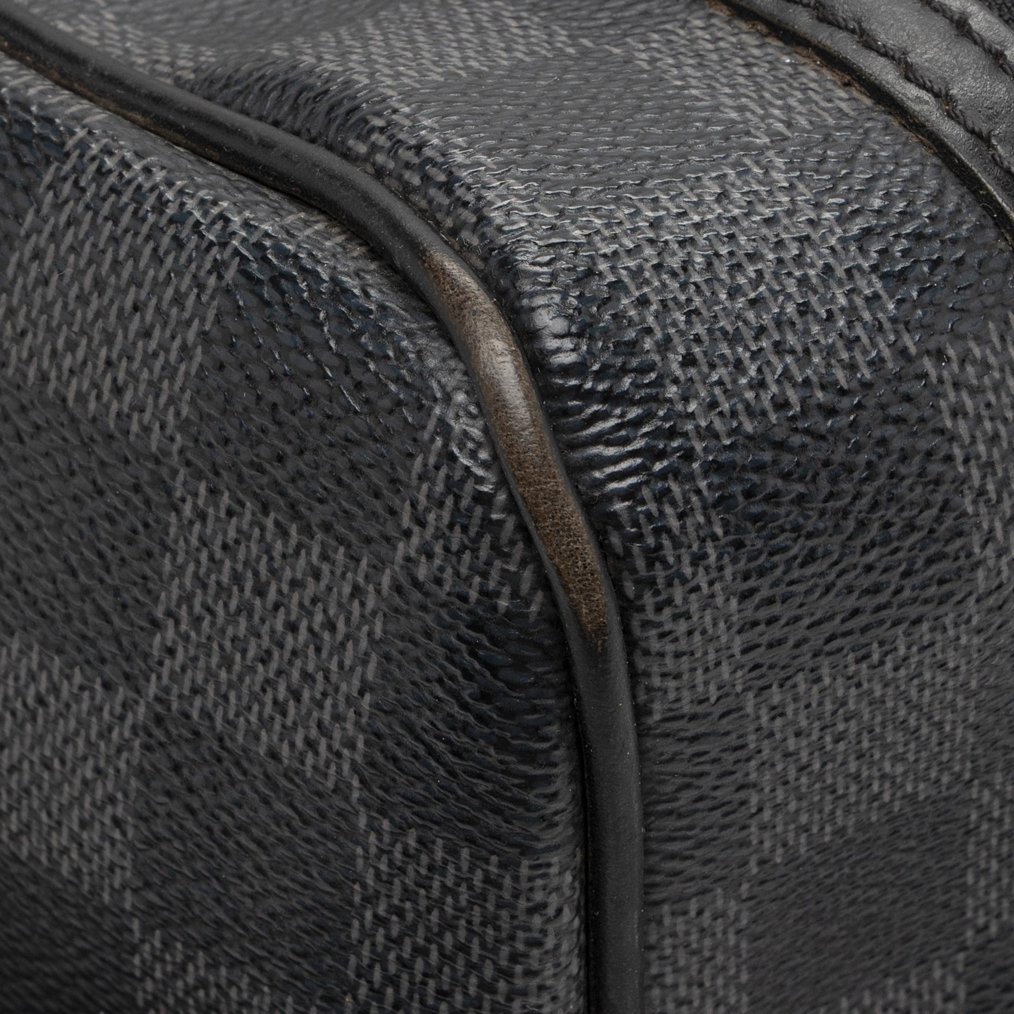 Louis Vuitton Damier Graphite Sac Leoh Messenger Bag (SHF-yLc74m)