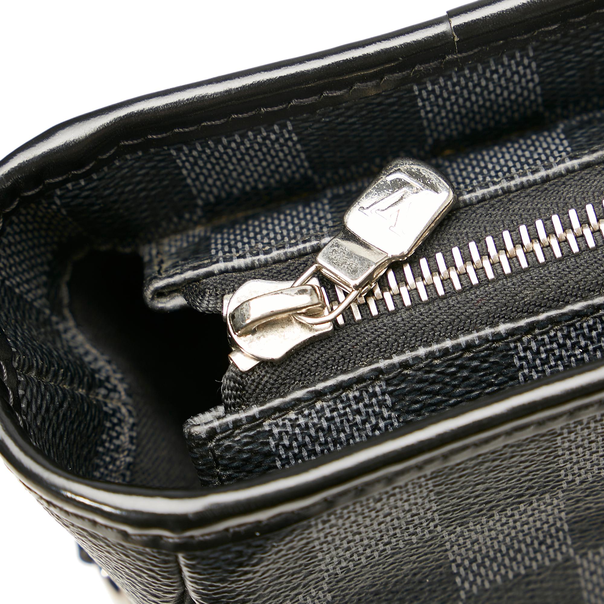 Louis Vuitton Damier Graphite Tadao PM (SHG-25254)