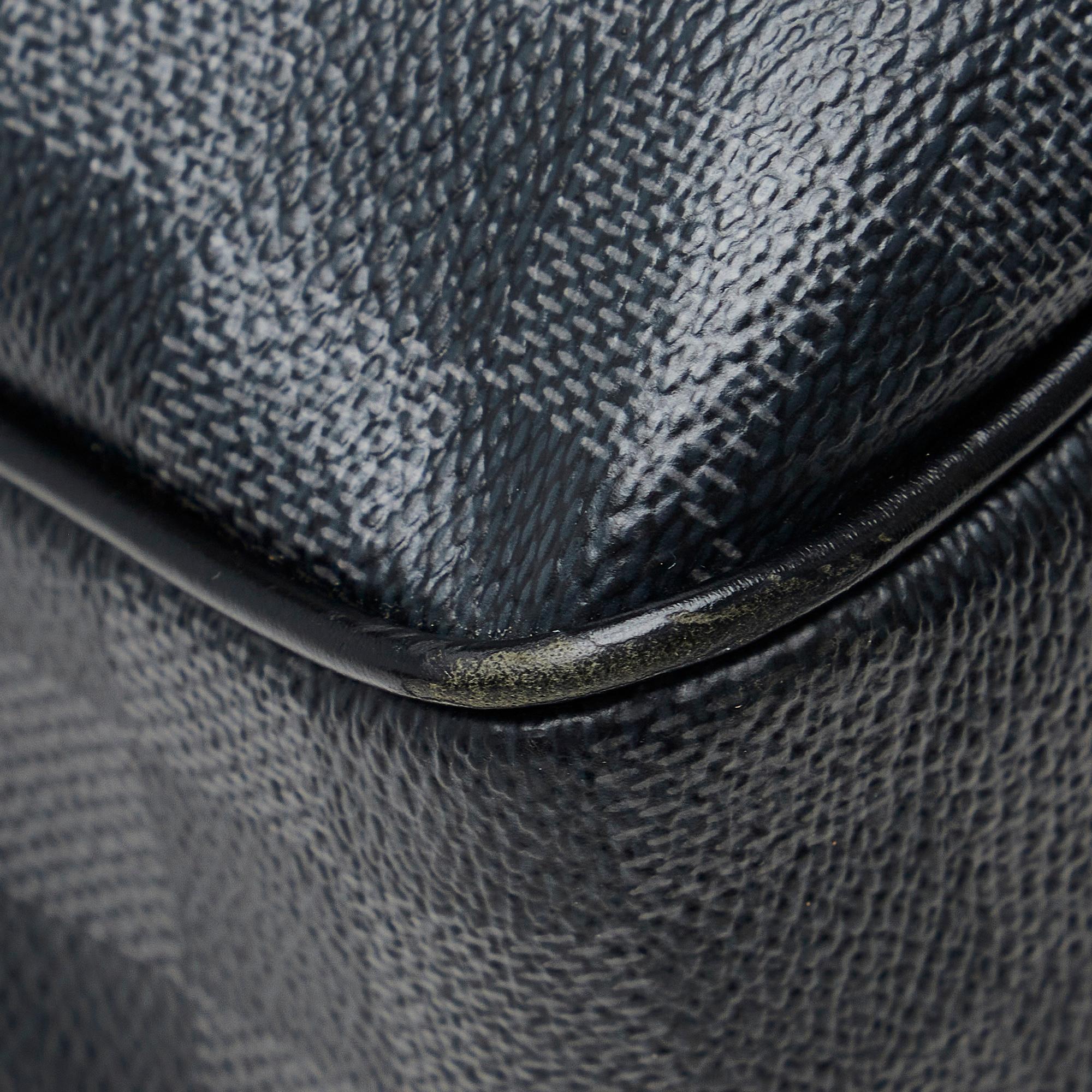 Louis Vuitton Damier Graphite Tadao PM (SHG-Ptb3QR)