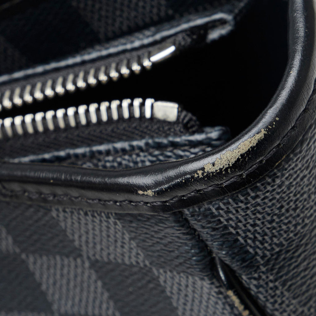 Louis Vuitton Damier Graphite Tadao PM (SHG-Ptb3QR)