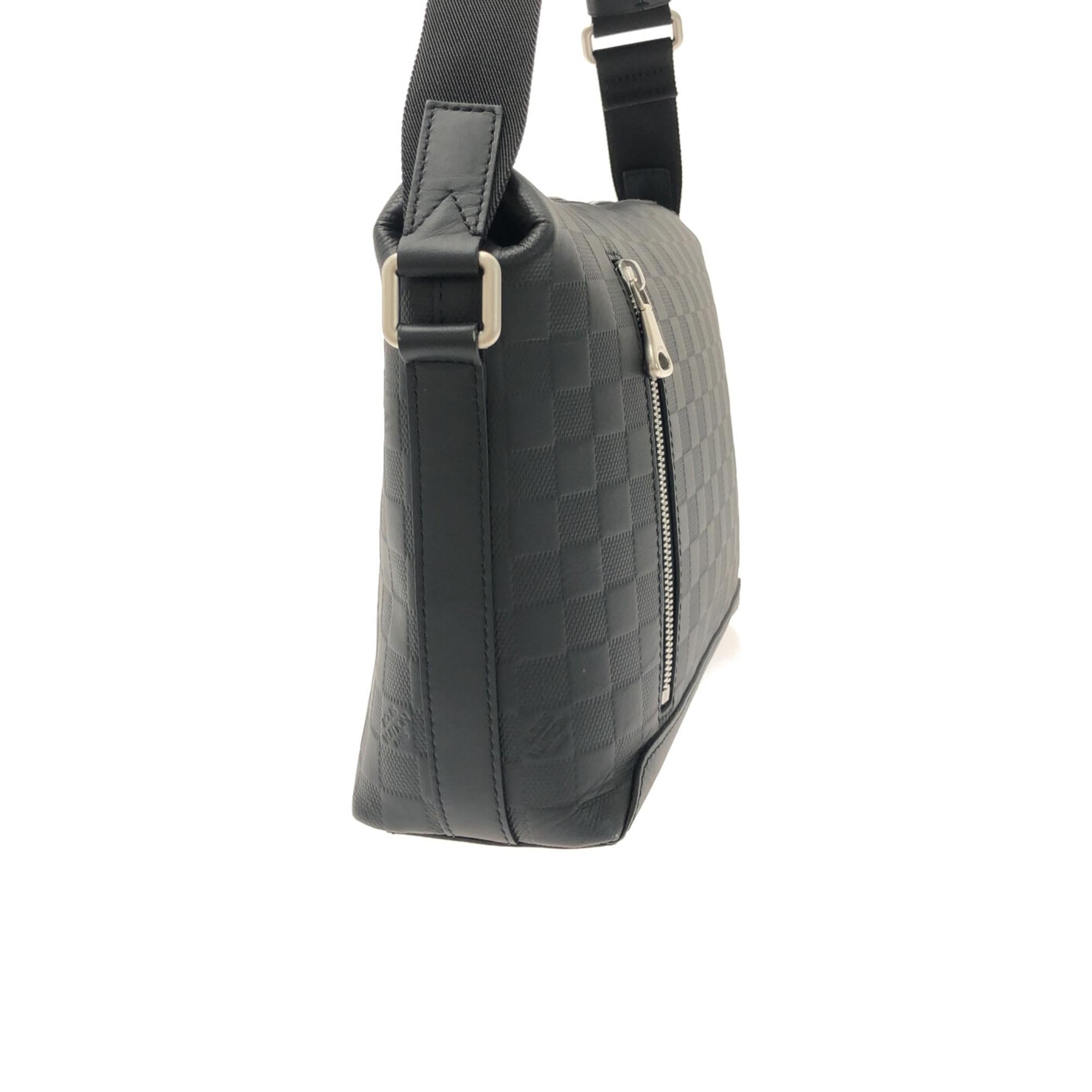 Louis Vuitton Damier Infini Discovery Messenger MM (SHG-2iD54a)