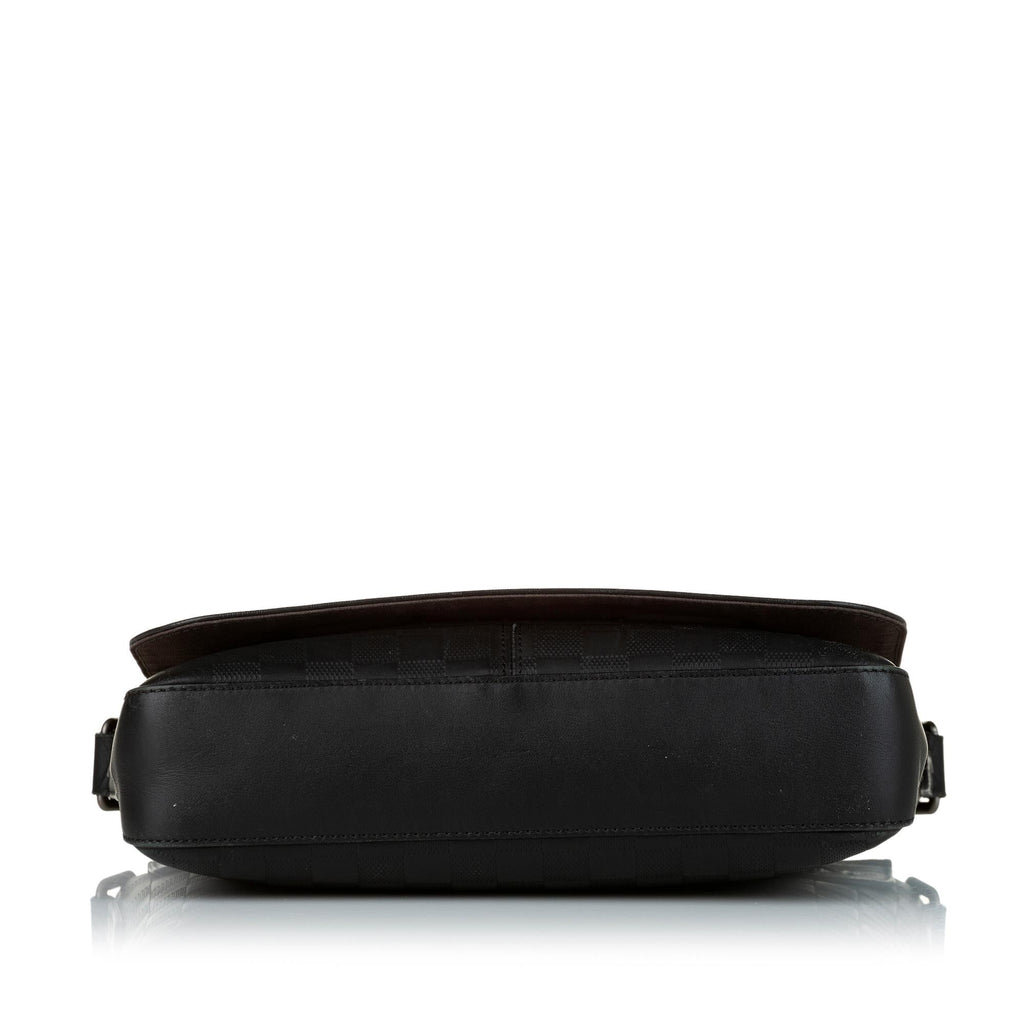 Louis Vuitton Damier Infini District MM (SHG-34786)