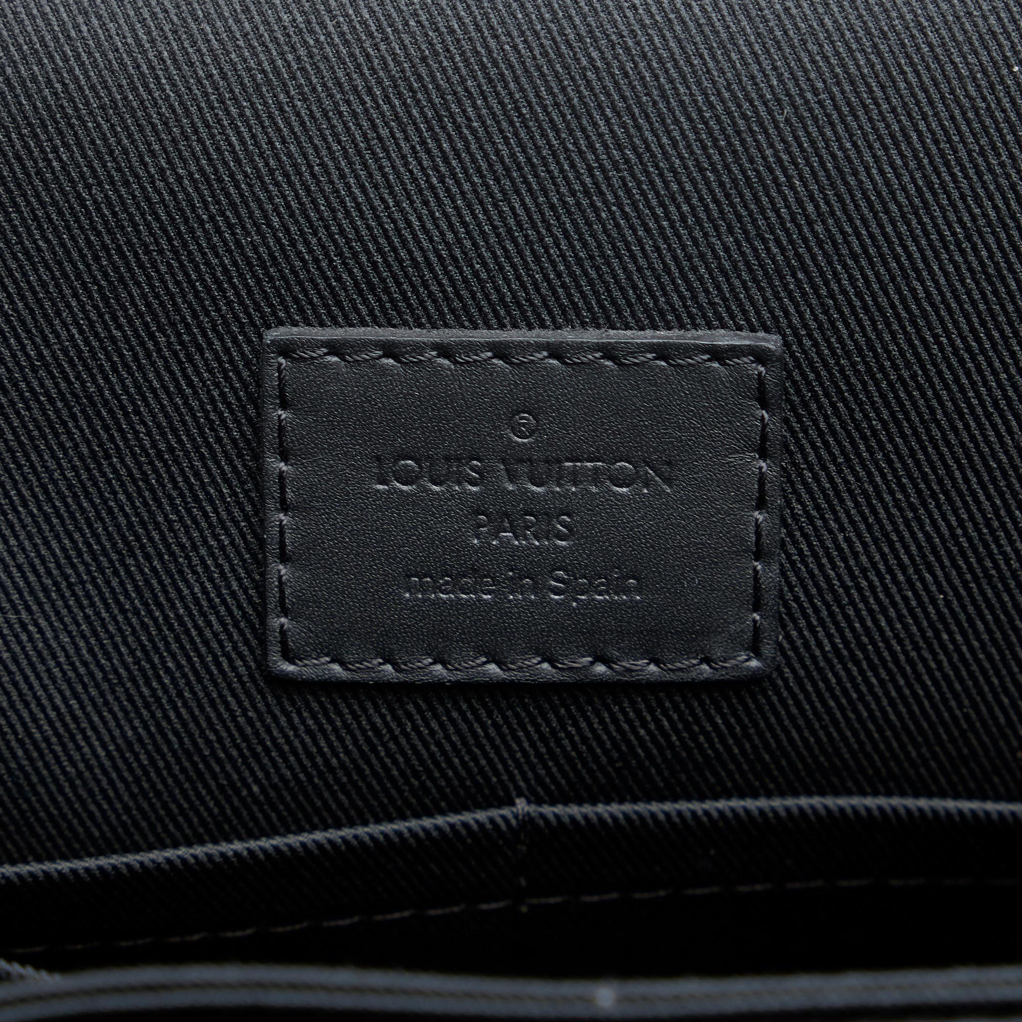 Louis Vuitton Damier Infini District MM (SHG-Um8soz)