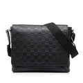 Louis Vuitton Damier Infini District PM (SHG-CUUbVe)