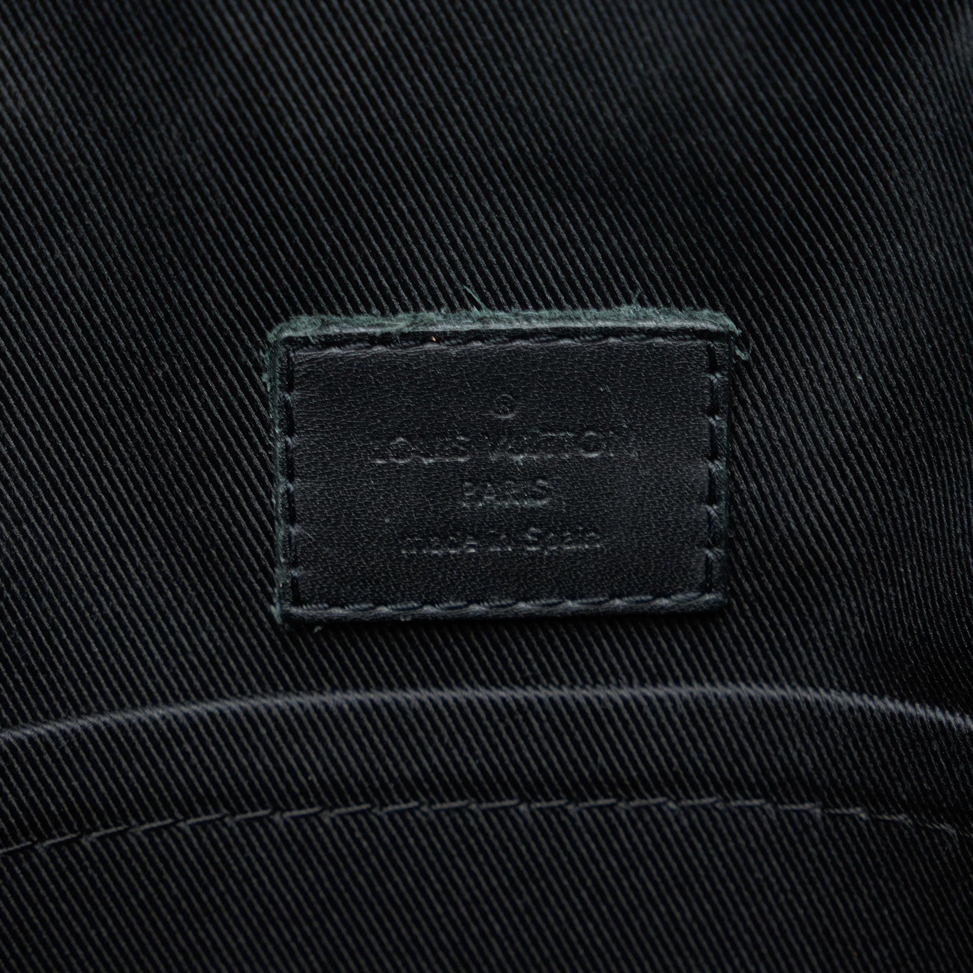 Louis Vuitton Damier Infini District PM (SHG-CUUbVe)
