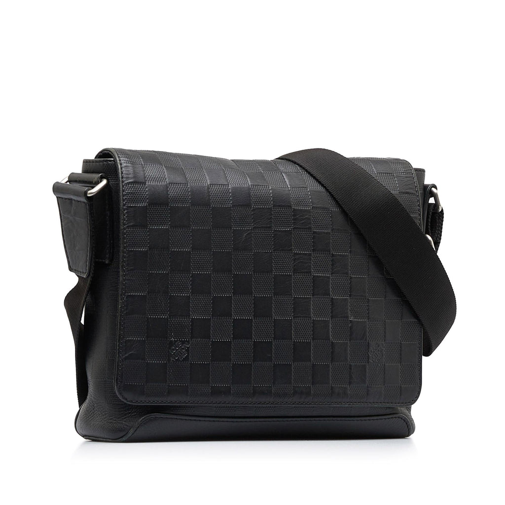 Louis Vuitton Damier Infini District PM (SHG-CUUbVe)
