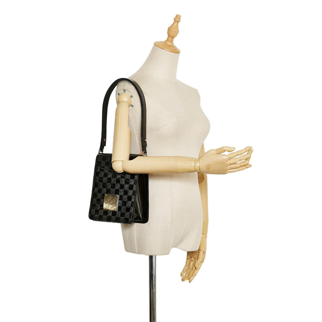 Louis Vuitton Damier Vernis Cabaret Club (SHG-u6Awyu)