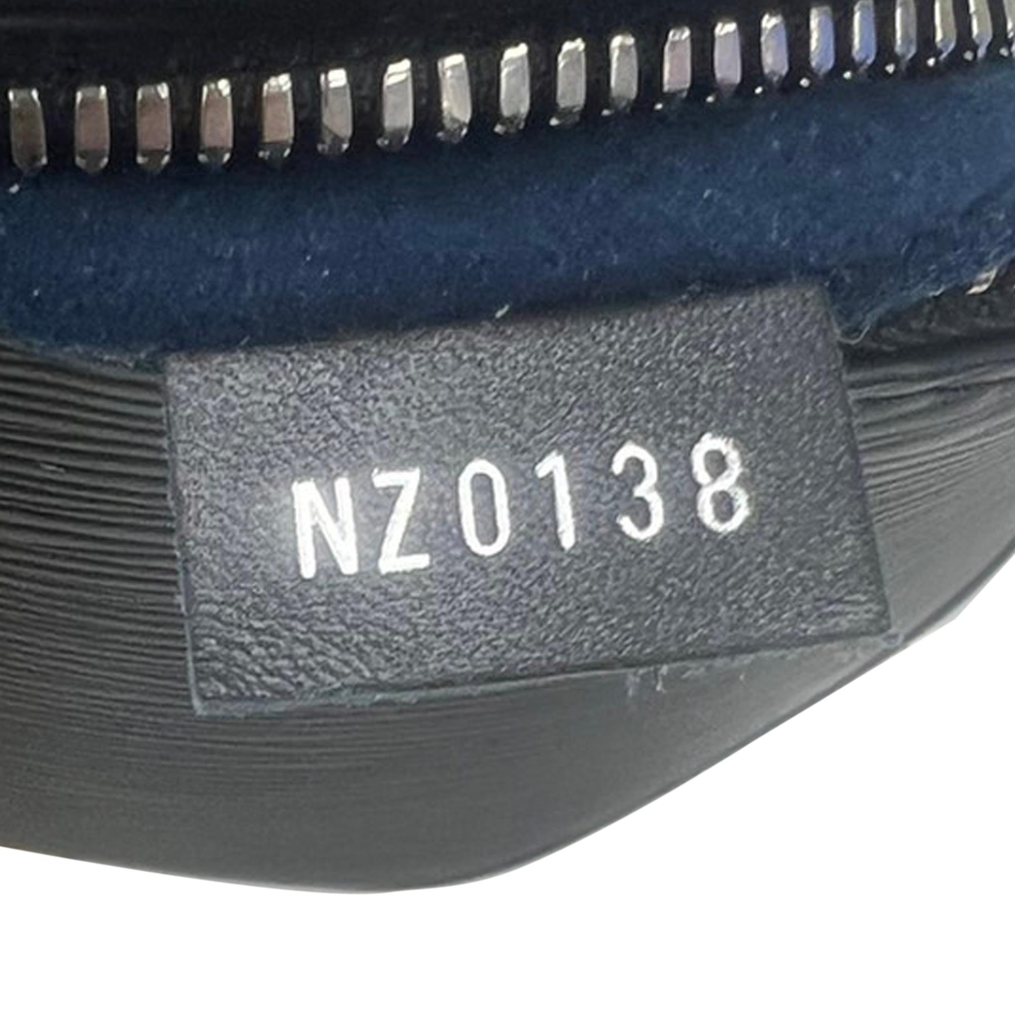 Louis Vuitton Epi Circle Bumbag (SHG-U44cIk)