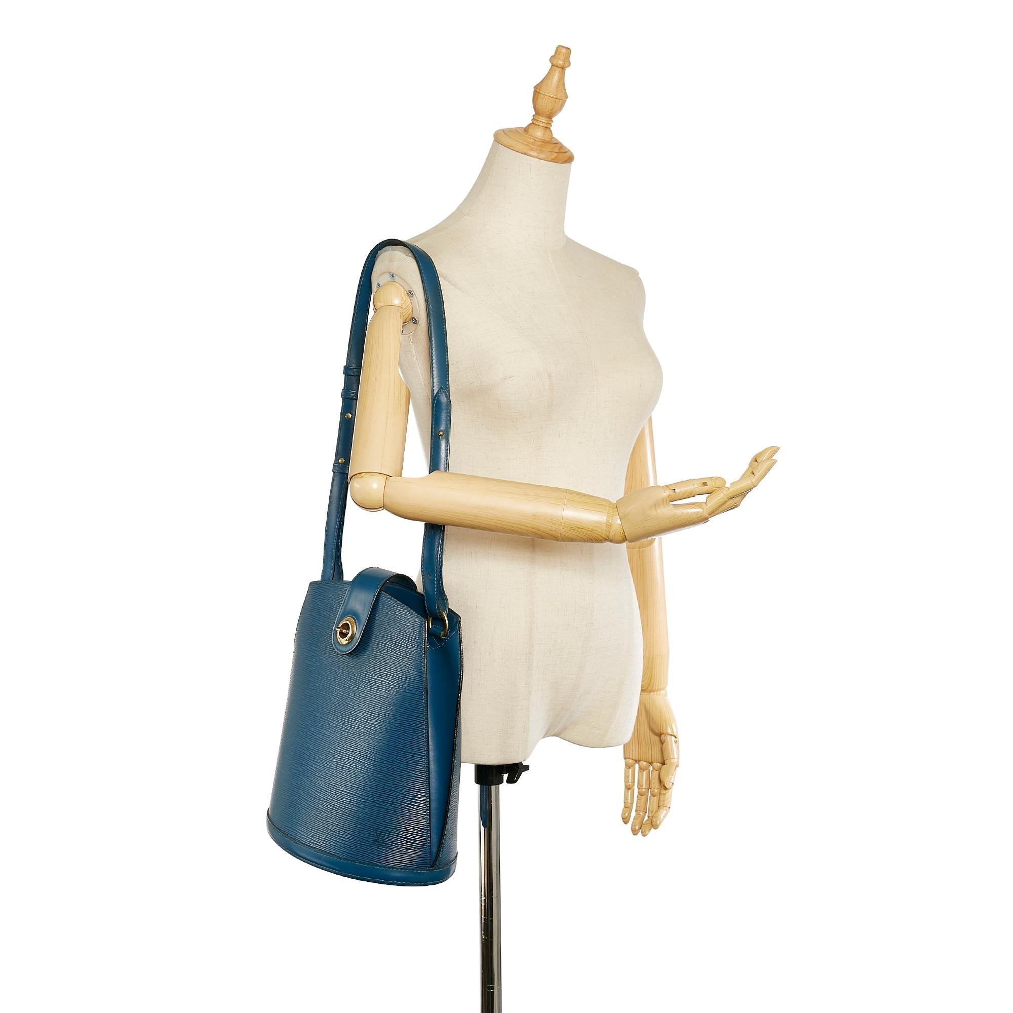 Louis Vuitton Epi Cluny (SHG-24658)