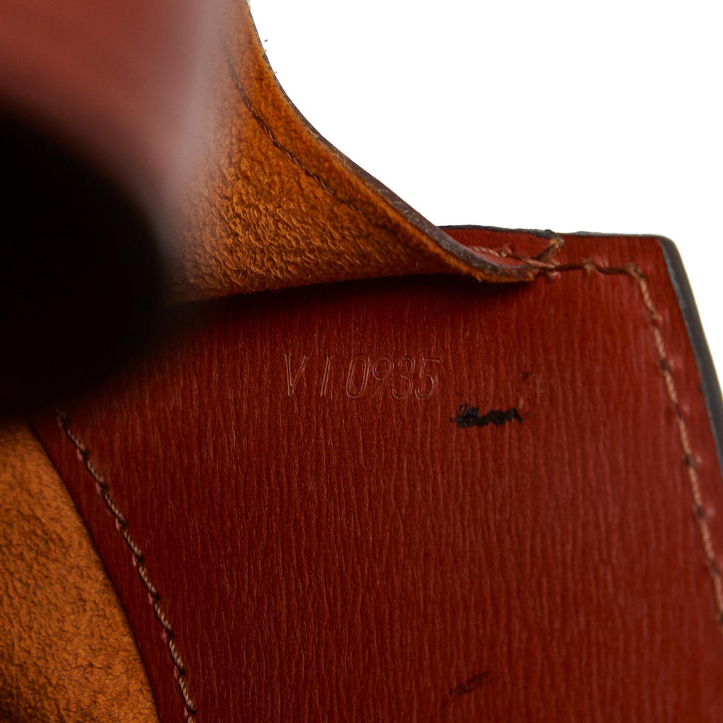 Louis Vuitton Epi Cluny (SHG-YF843R)