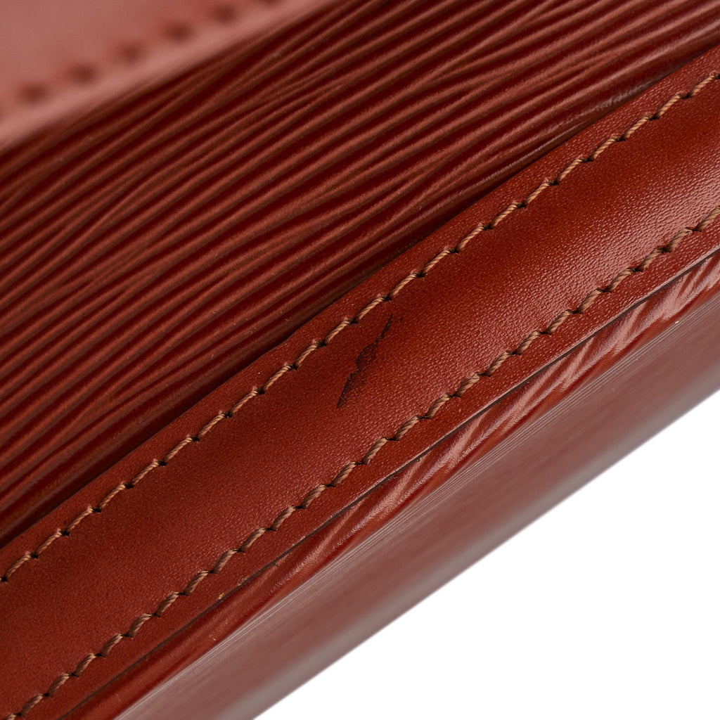 Louis Vuitton Epi Cluny (SHG-YF843R)